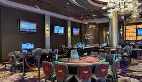 Tampilan studio live dealer mpo 8080 dengan multi-kamera berkualitas tinggi
